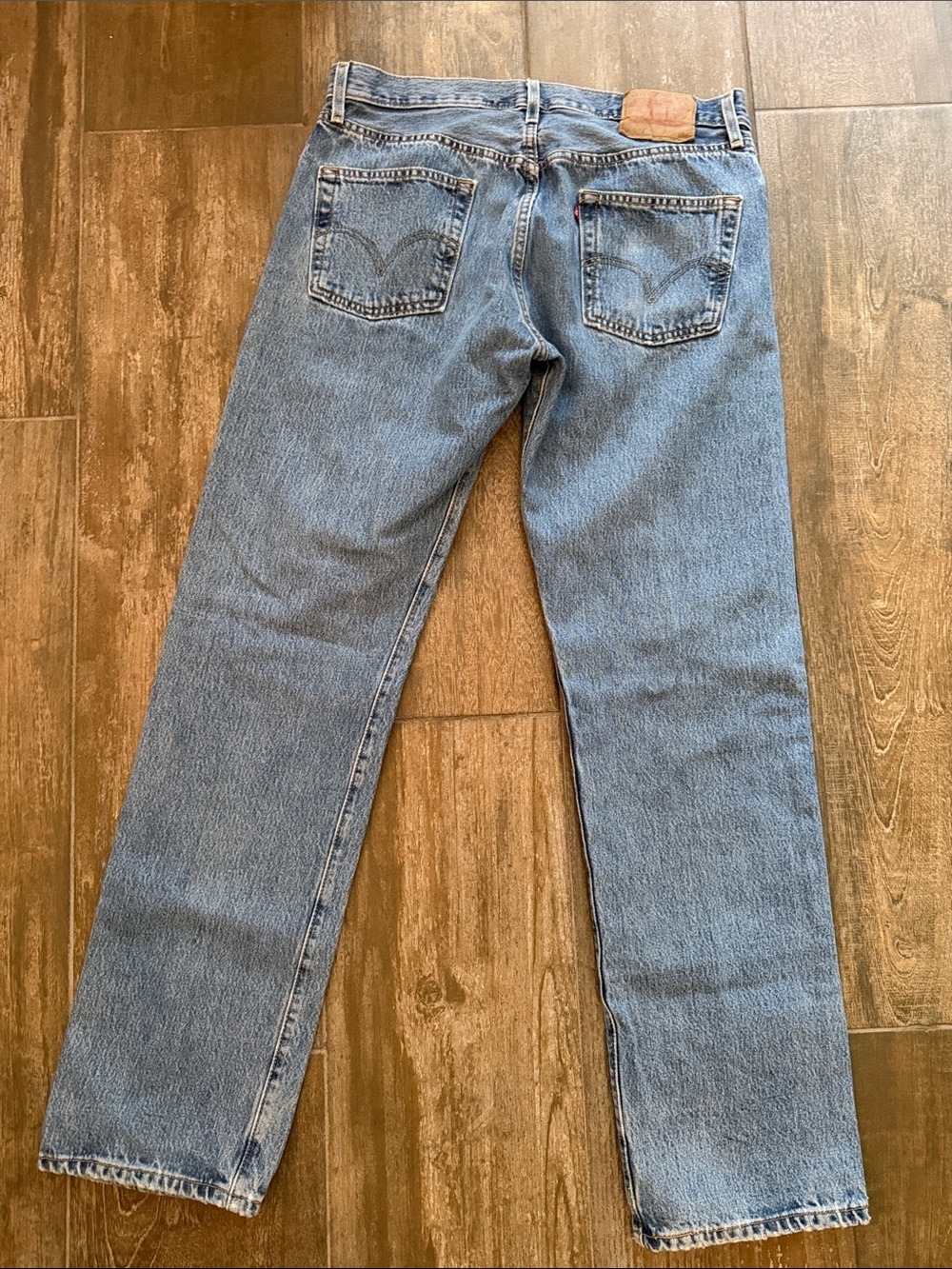 Vintage PERFECTLY WORN-IN & DISTRESSED LEVIS 501 33x34